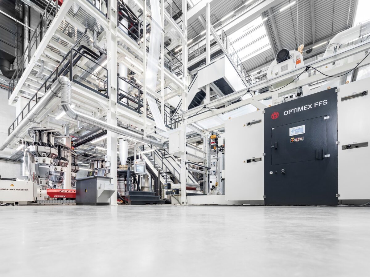 WH_optimex_ffs_3840x2880_r_stage_master-1200x900